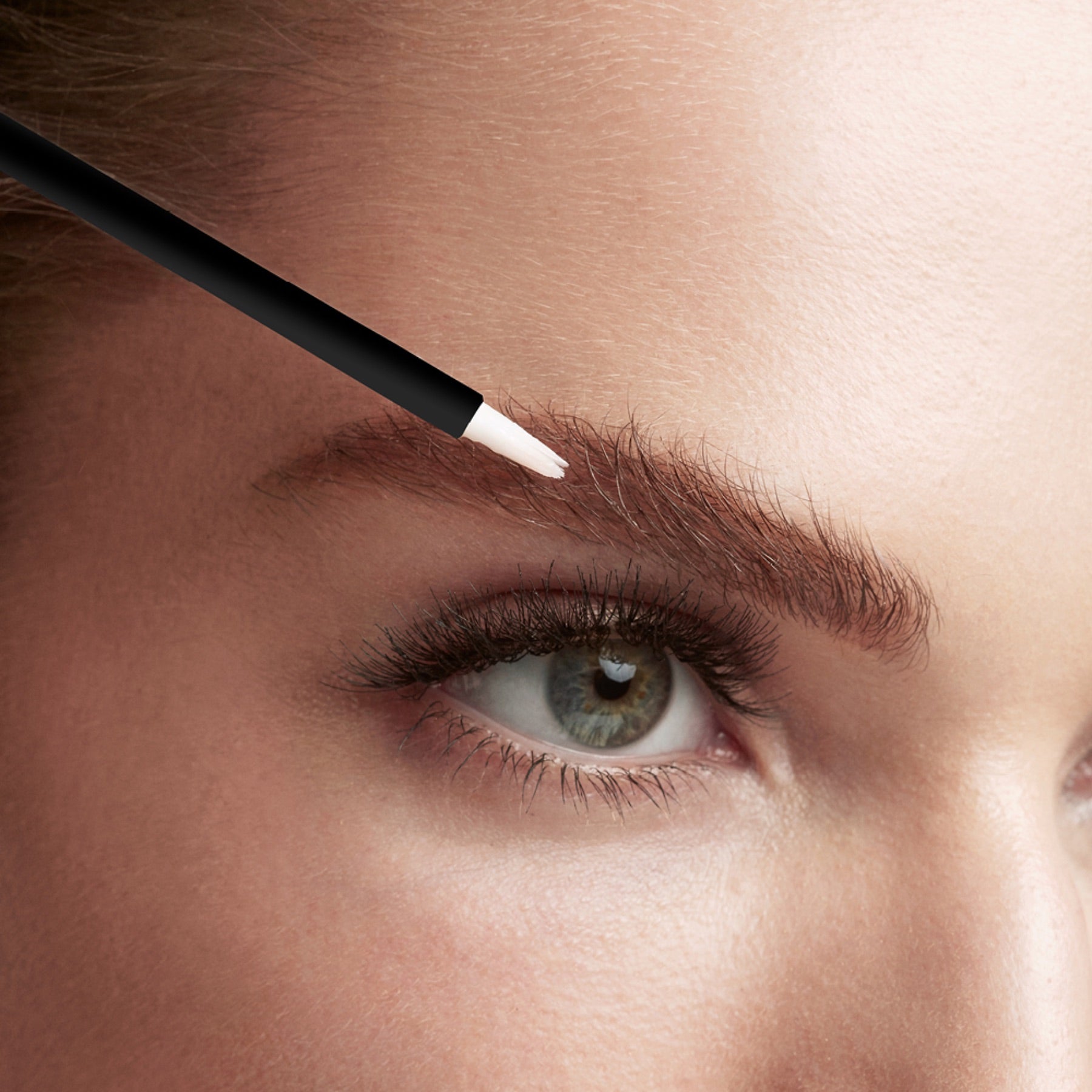 Eyebrow Renewing Serum